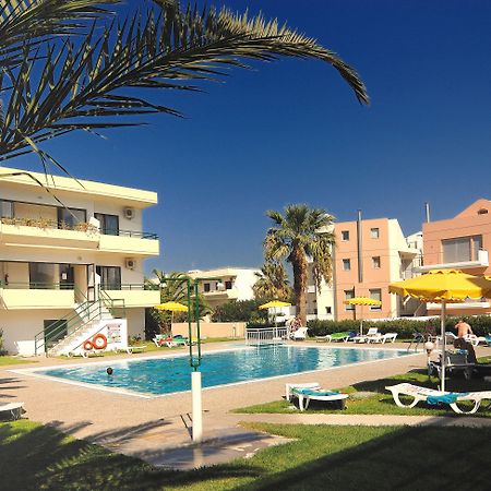 יאליסוס Anita Aparthotel מראה חיצוני תמונה