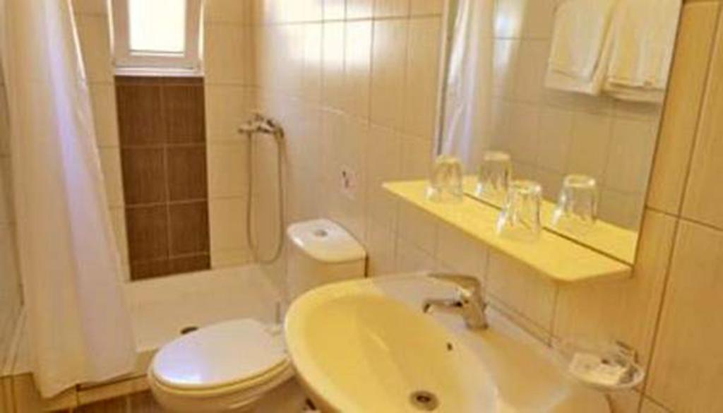 יאליסוס Anita Aparthotel מראה חיצוני תמונה